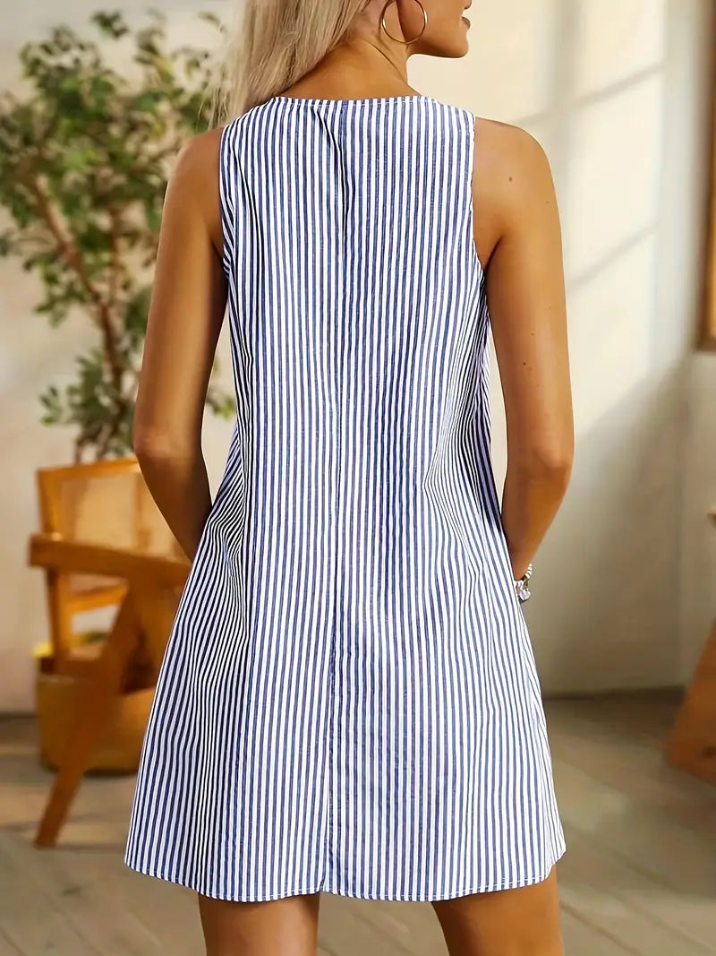 Viola™ |  Elegant Stribet Sommerkjole med Lommer