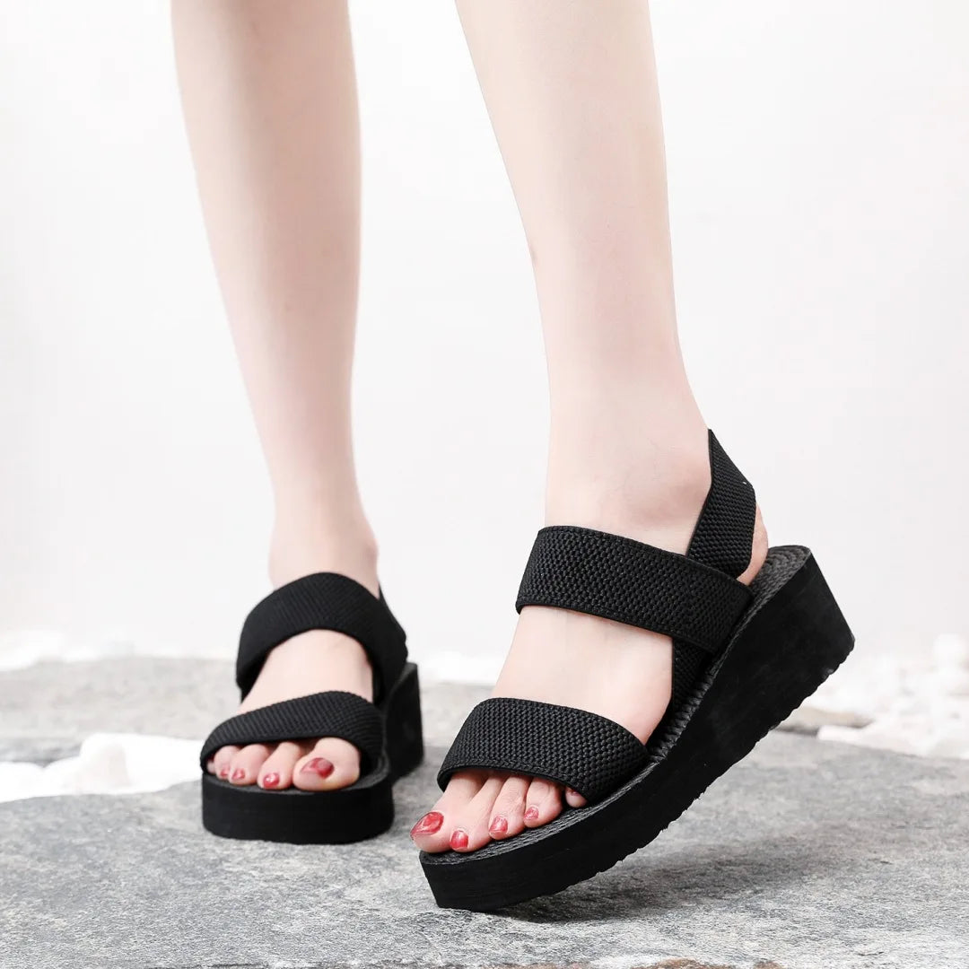 Jonna™ | Farverige Kilesandaler